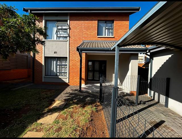 3 BEDROOM TOWNHOUSE TO LET IN MONTANA